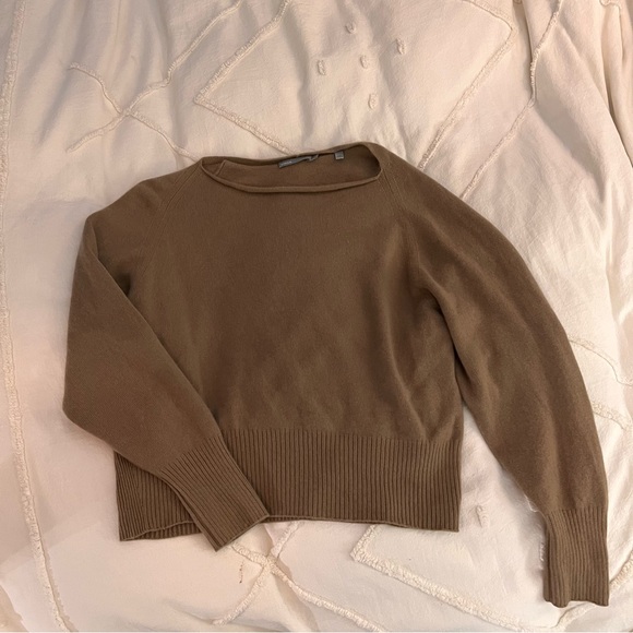 Vince Sweaters - Vince tan cashmere sweater